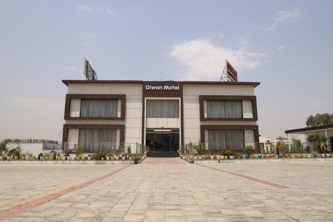 Diwan Hotel And Restaurant Surkhi Kültér fotó